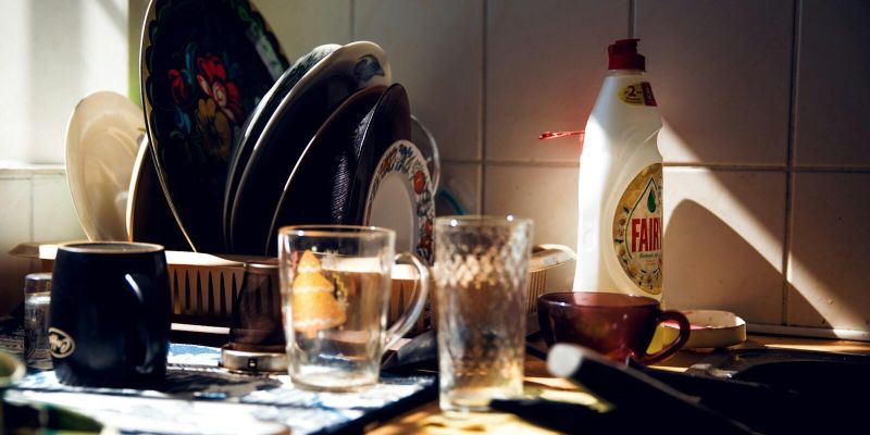 Посудомойка не сливает/не греет/пахнет: распространенные причины и быстрая проверка.